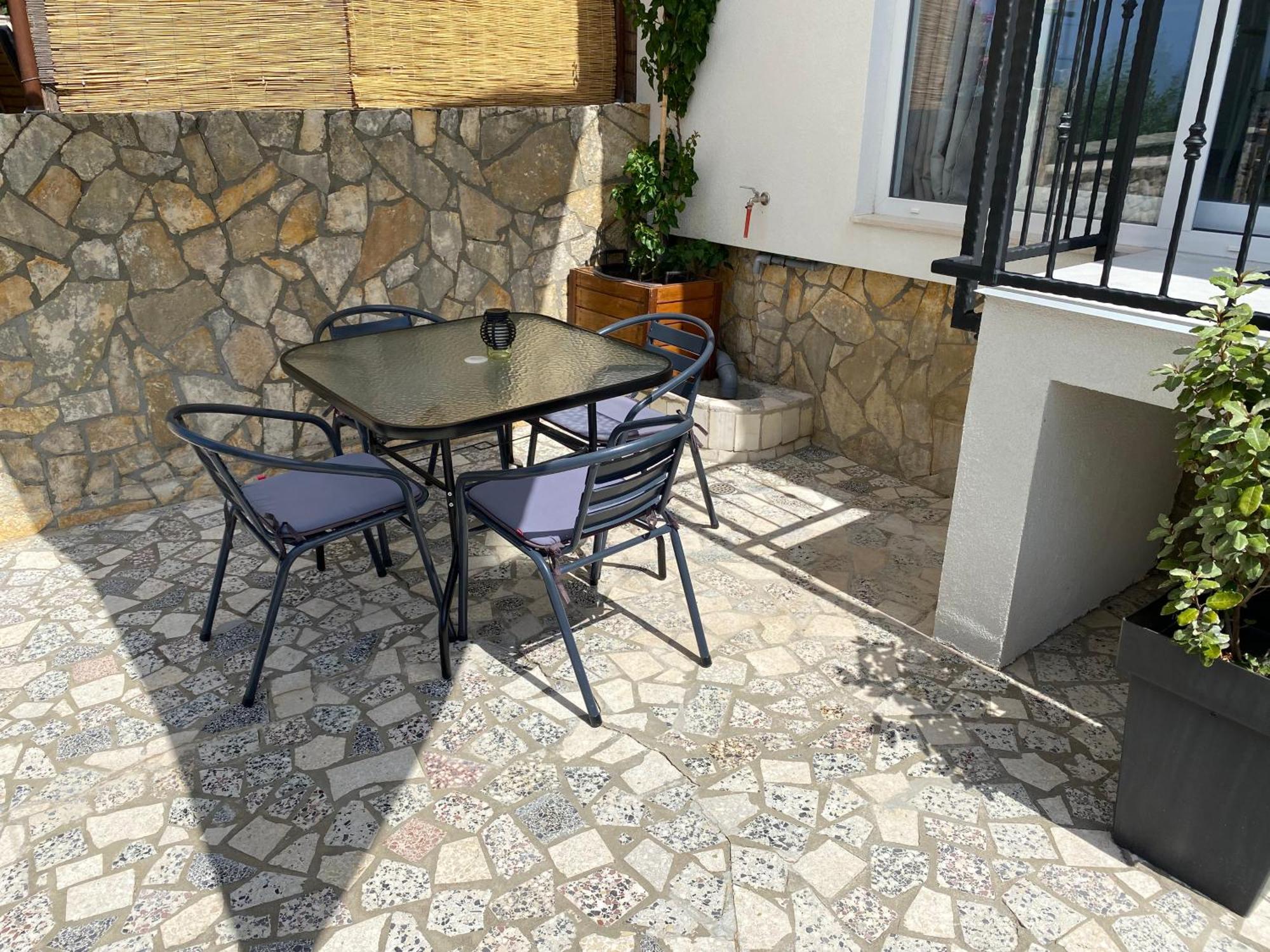 D&M Apartments Palit Exterior photo